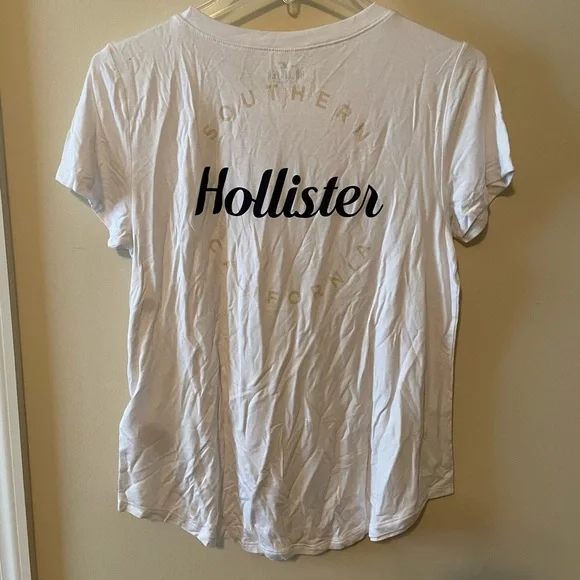 Women’s Hollister Tee Shirt - Picture 6 of 6